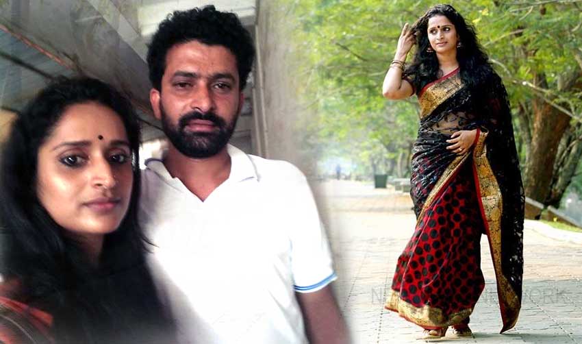 നടി സുരഭി ലക്ഷ്മി വിവാഹ മോചിതയായി