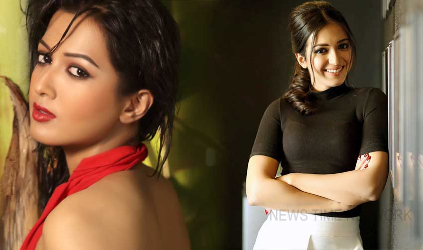 കാതറീന്‍ ട്രീസ മലയാളത്തിലേക്ക്