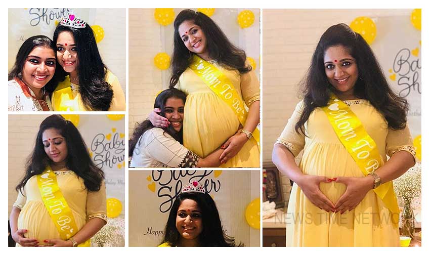 കാവ്യയുടെ നിറവയര് പുഞ്ചിരി വൈറലാവുന്നു