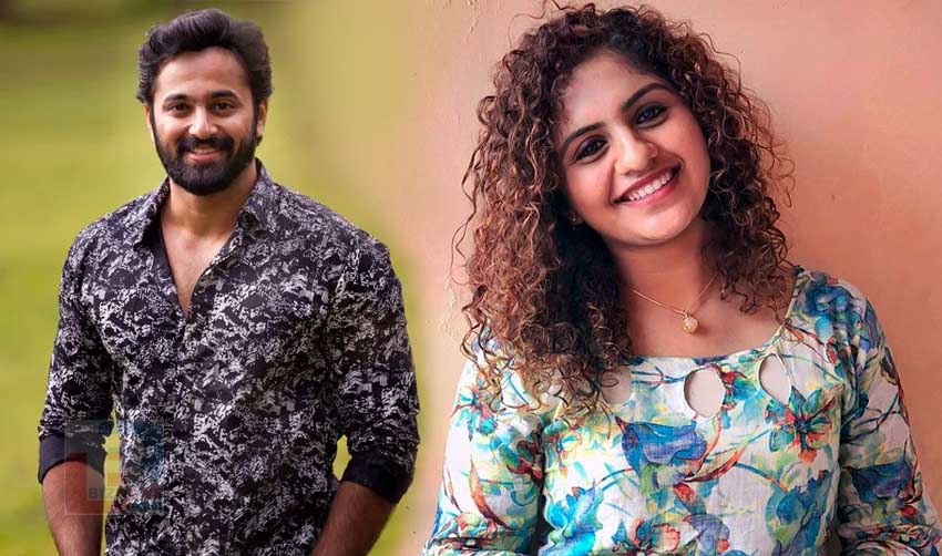 ഉണ്ണി മുകുന്ദന് നൂരിന് ഷെരീഫ് നായിക