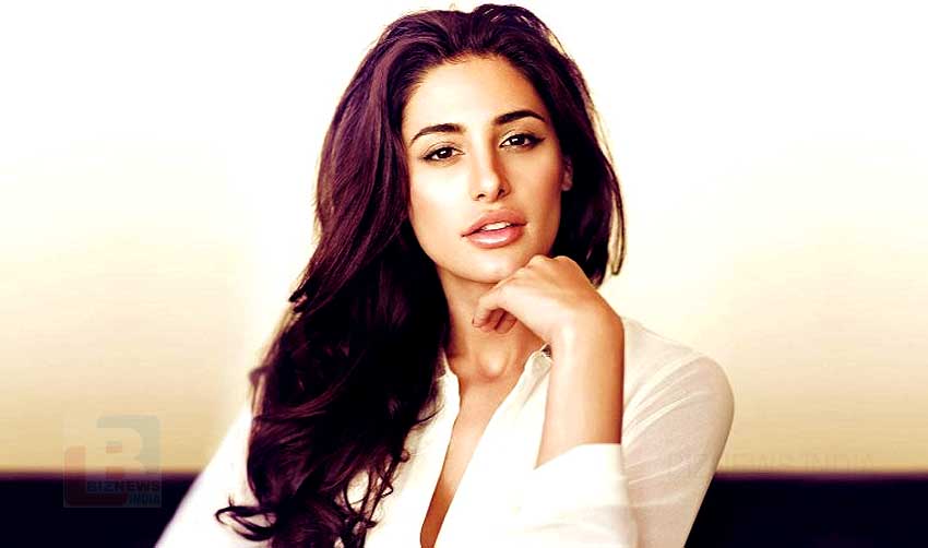 പണമെത്ര കിട്ടിയാലും ക്യാമറക്ക് മുന്നില്‍ തുണിയുരിയാനാവില്ല; നര്‍ഗീസ്