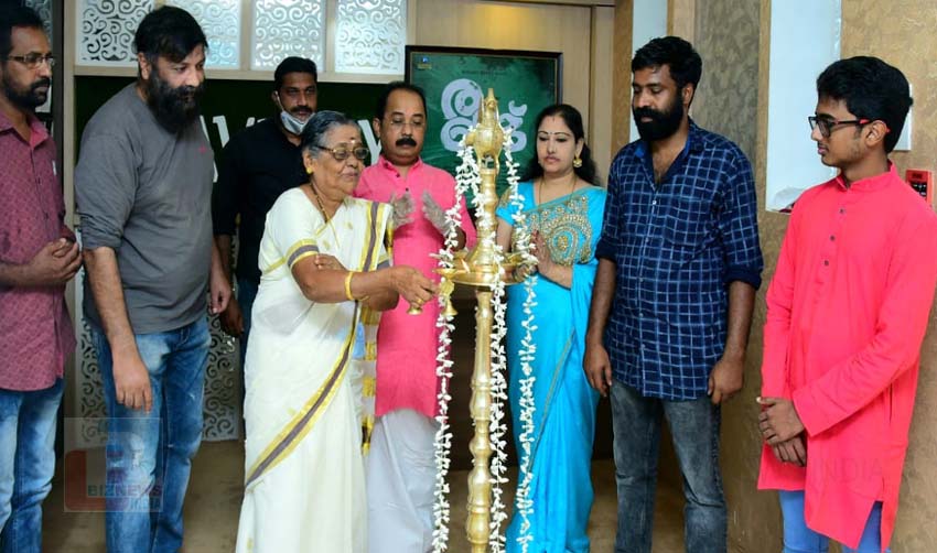 വിഷ്ണു ഉണ്ണികൃഷ്ണന് നായകനാകുന്ന ‘രണ്ട്’ന്റെ പൂജ നടന്നു