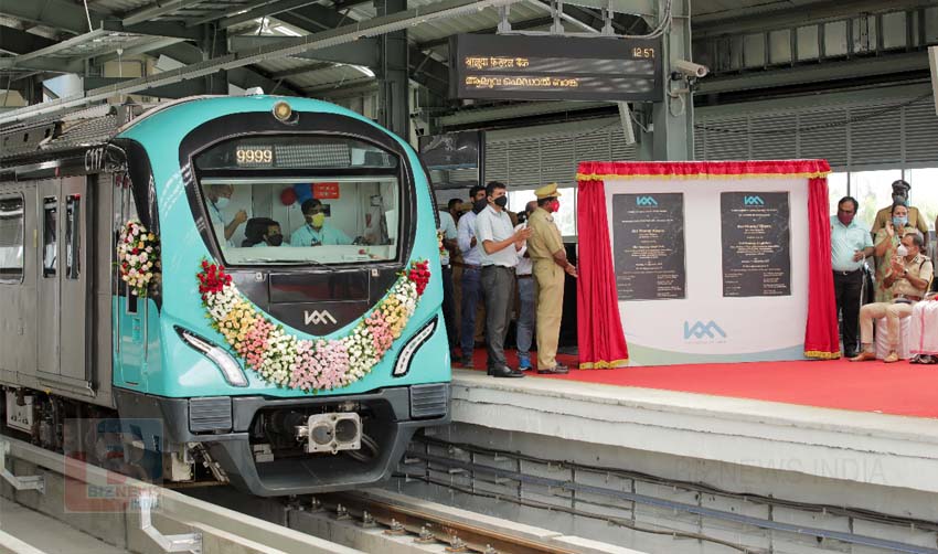 കൊച്ചി മെട്രോയുടെ തൈക്കൂടം-പേട്ടപാത മുഖ്യമന്ത്രി ഉദ്ഘാടനം ചെയ്തു