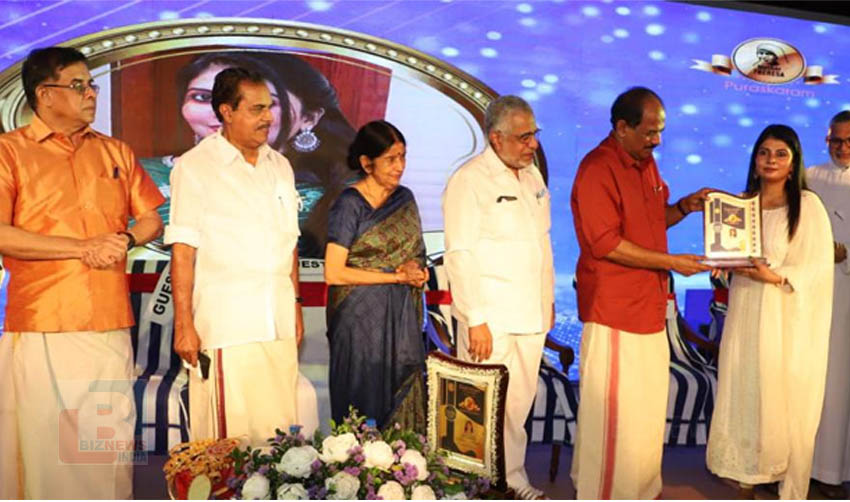 അന്തര്‍ദേശീയ ആര്‍ക്കിടെക്റ്റര്‍ ഹണി ജയന് മദര്‍ തെരേസ പുരസ്‌കാരം