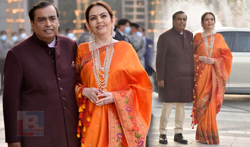 ട്രെഡീഷണല് ലുക്കില് നിത അംബാനി