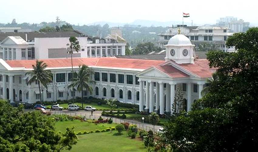 ശമ്പളക്കമ്മീഷന്‍ റിപ്പോര്‍ട്ട് ആറുമാസത്തിനകം