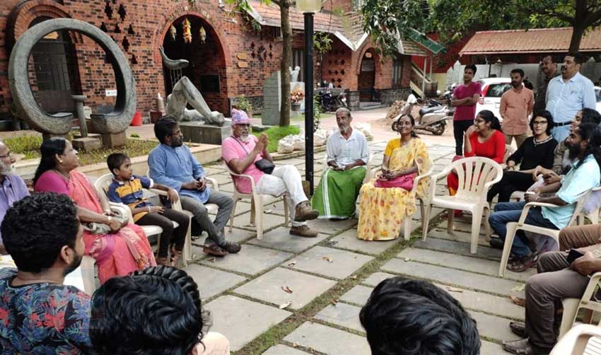 മനോജ് പരമേശ്വരന്റെ ഏകാന്ത സഞ്ചാര ചിത്രങ്ങളുടെ പ്രദര്‍ശനം