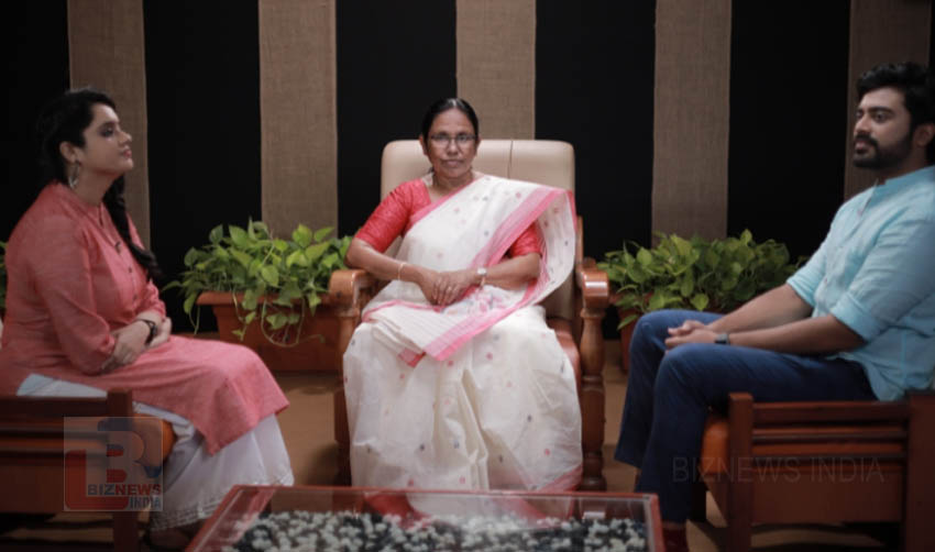 ലോകമലയാളികളുടെ ടീച്ചറമ്മ കെ.കെ. ശൈലജ ‘വെള്ളരിക്കാപ്പട്ടണത്തിലൂടെ വെള്ളിത്തിരയില്‍